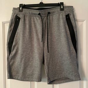 Men’s American Eagle active flex shorts, M